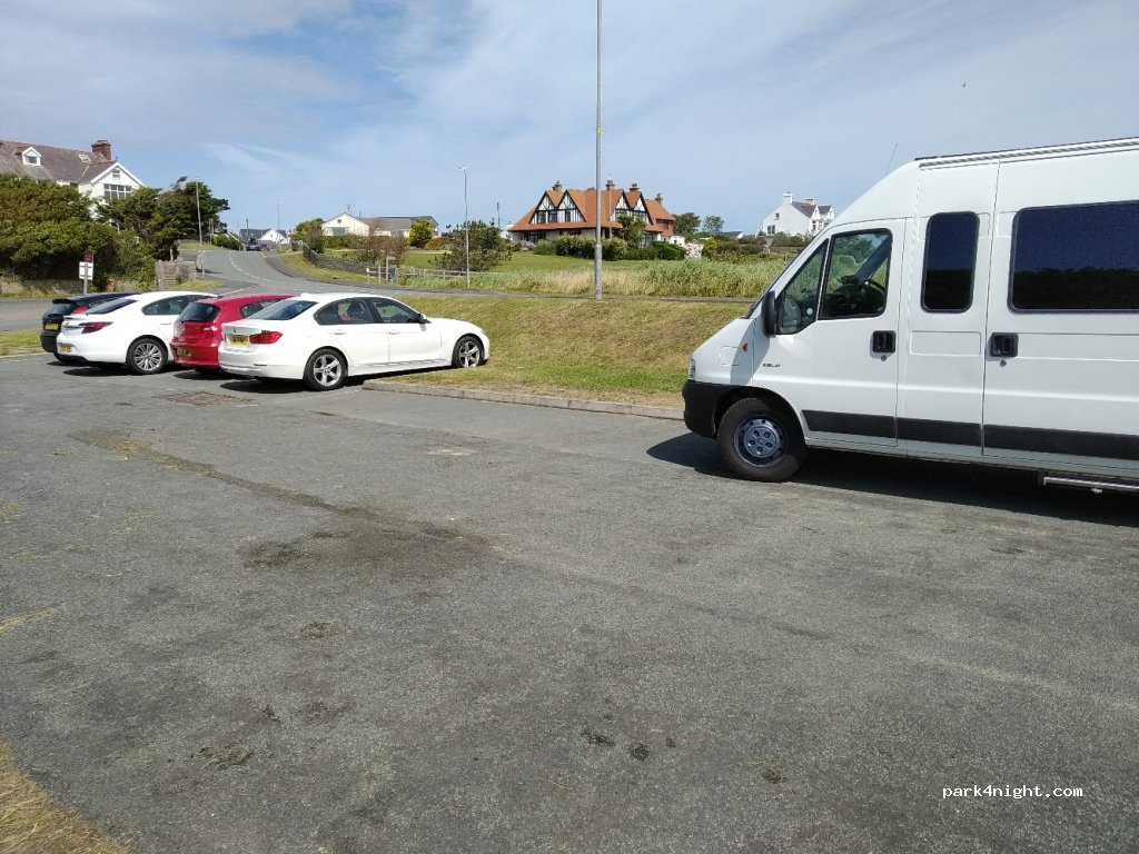 (LL64 5JL) Rhosneigr - A4080 — foto
