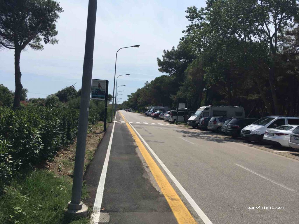 (33054) Lignano Sabbiadoro - Lungomare R.Riva — foto 2