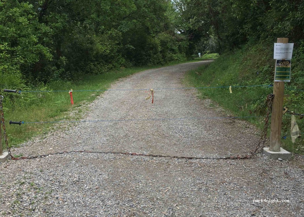 (17850) Sant Ferriol - Unnamed Road — foto 3