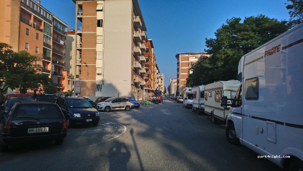 (15121) Alessandria - 18 Via Ennio Massobrio — foto
