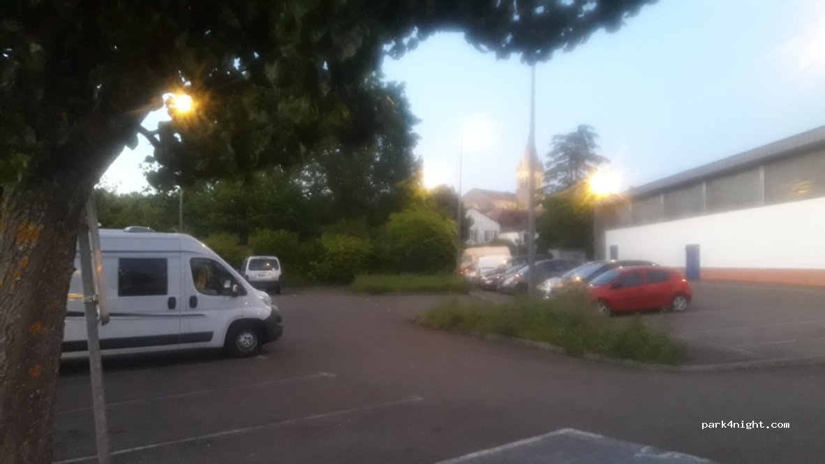 (64300) Orthez - 4 Place de la Moutete — foto