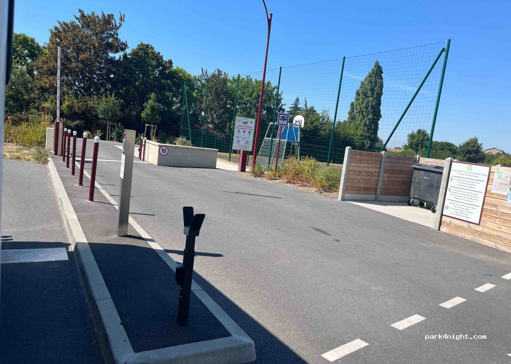 (14310) Villers-Bocage - Rue de Vire — foto 2