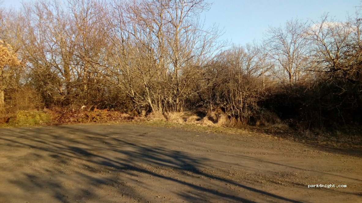 (63450) Saint-Saturnin - D96 — foto