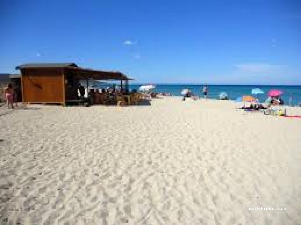 (08020) Posada - spiaggia su tiriarzu — foto