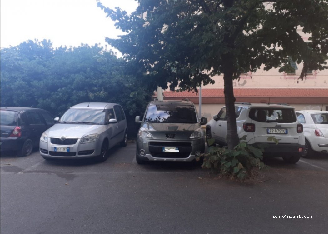 (17024) Finale Ligure - Via Santuario — foto 2