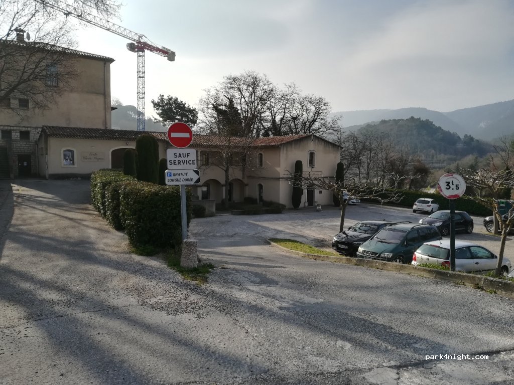 (84560) Ménerbes - Chemin de Barielle — foto