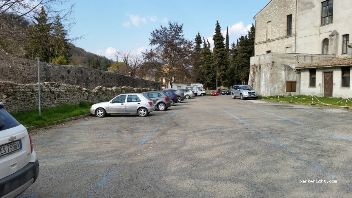 (06049) Spoleto - 27 Via Interna delle Mura — foto