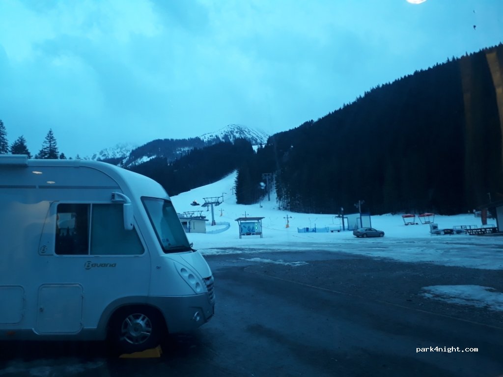(027 32) Zuberec - Unnamed Road — foto 2