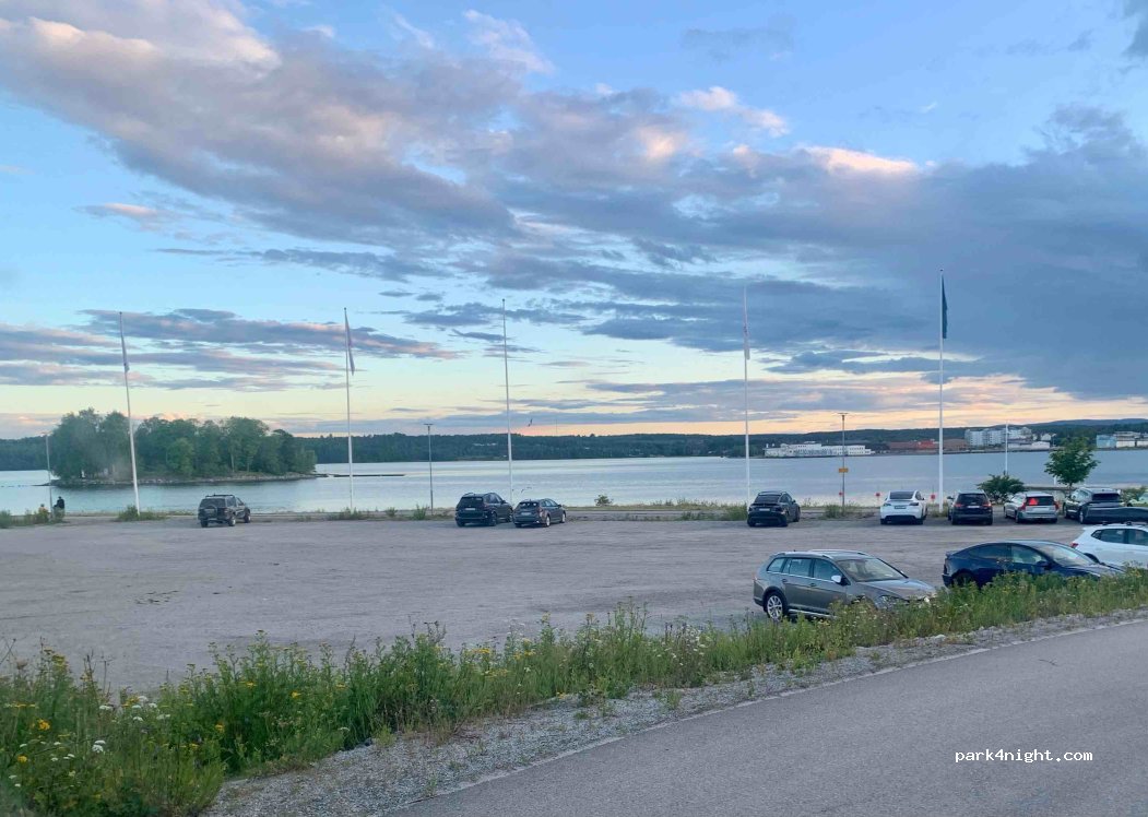 (824 50) Hudiksvall - Strandpromenaden — foto 4