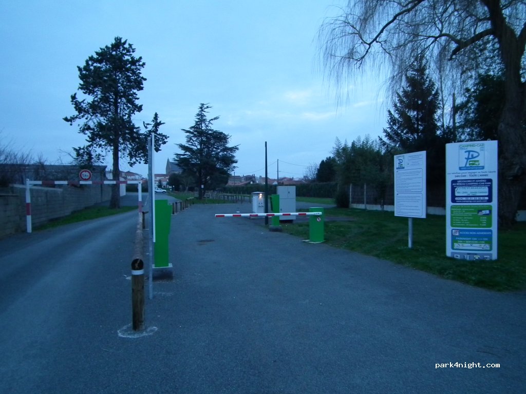 (85560) Longeville-sur-Mer - Boulevard du 8 Mai (Bourg) — foto