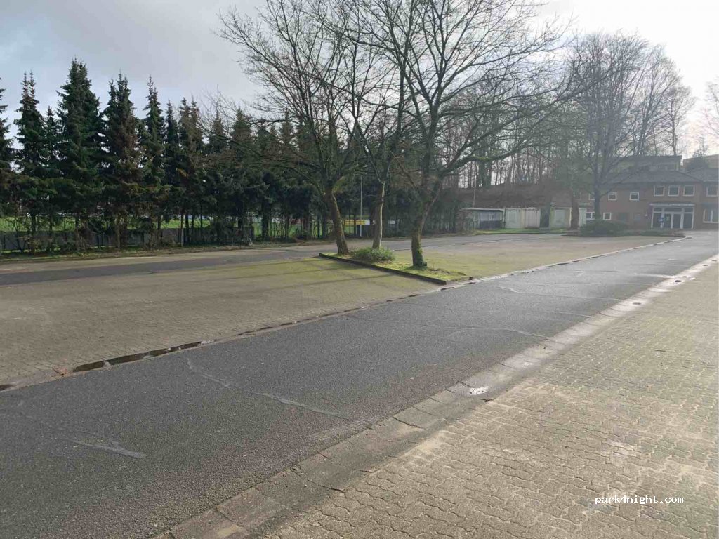 (25712) Burg - Am Sportpl. — foto