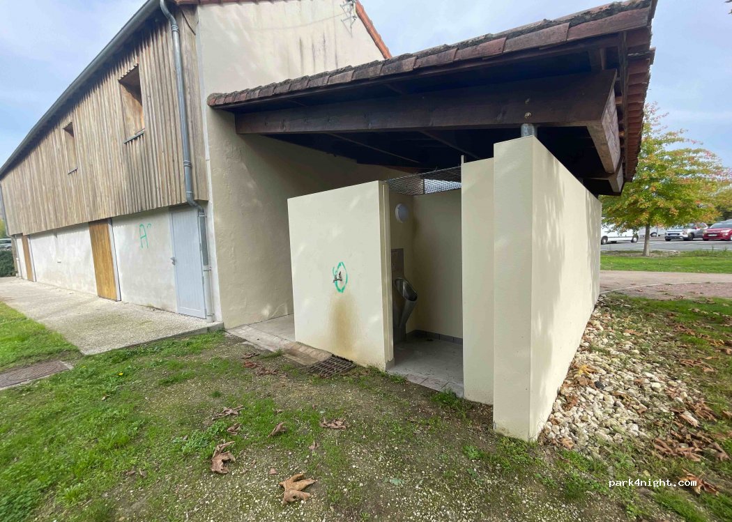 (79460) Magné - 215-217 Avenue du Marais Poitevin — foto 2