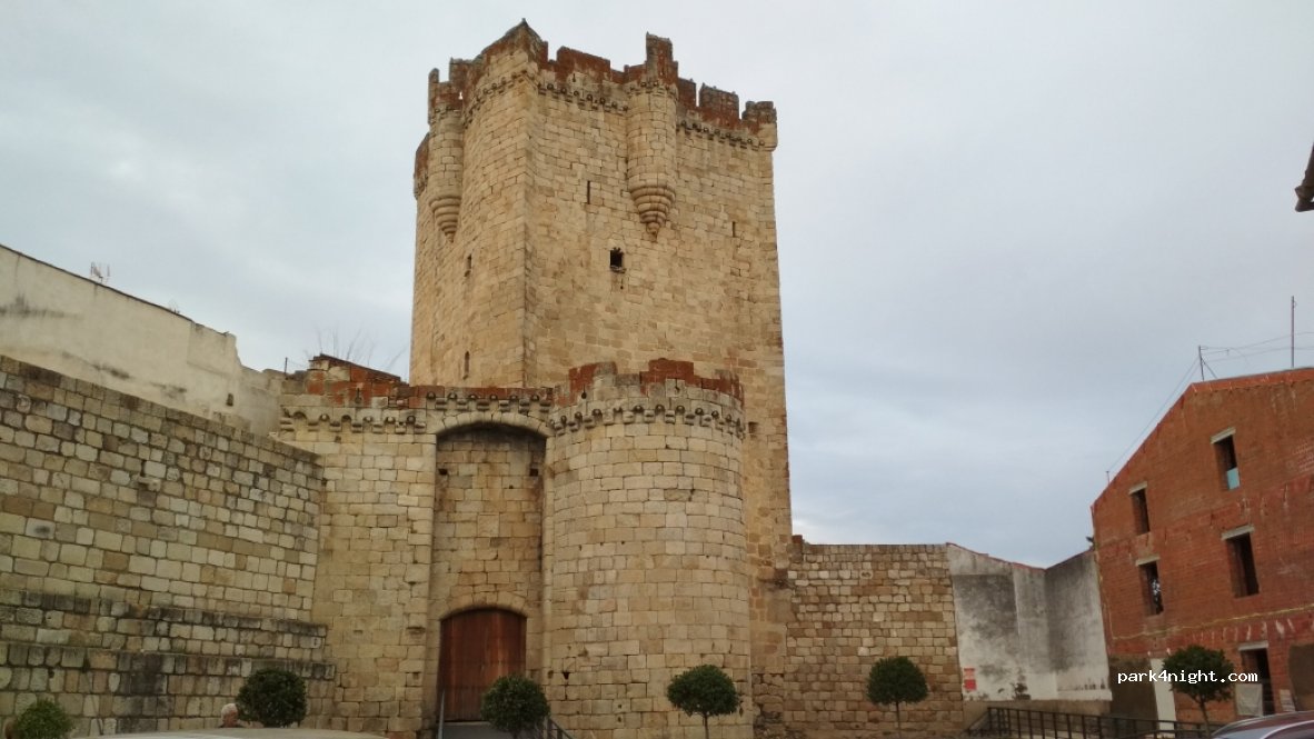 (10800) Coria - Paseo de la Isla — foto 2