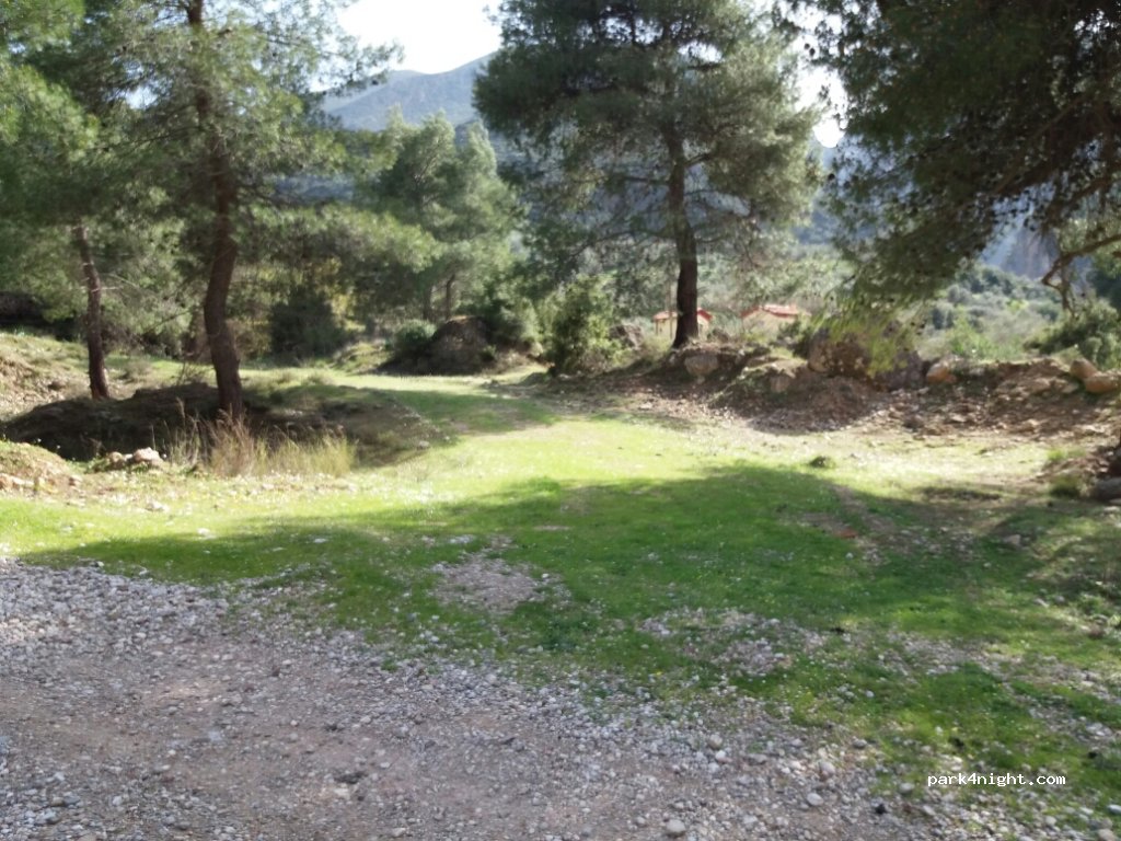 (250 03) Diakopto - Unnamed Road — foto