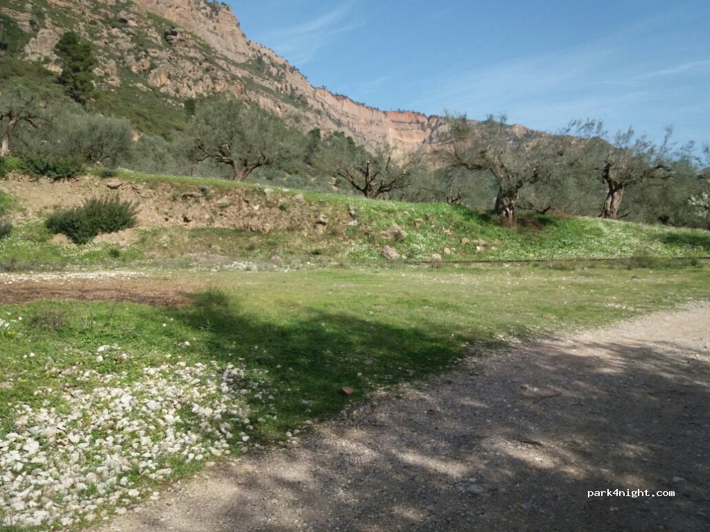 (250 03) Diakopto - Unnamed Road — foto 2