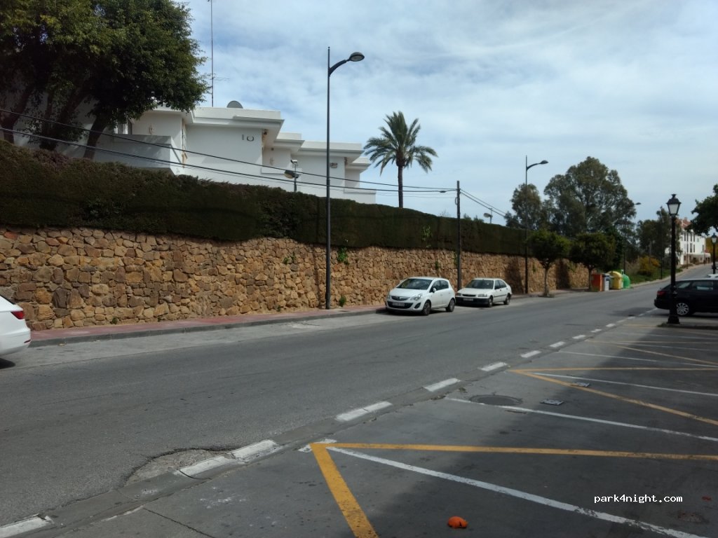 (29660) Marbella - 68 Calle el Califa — foto