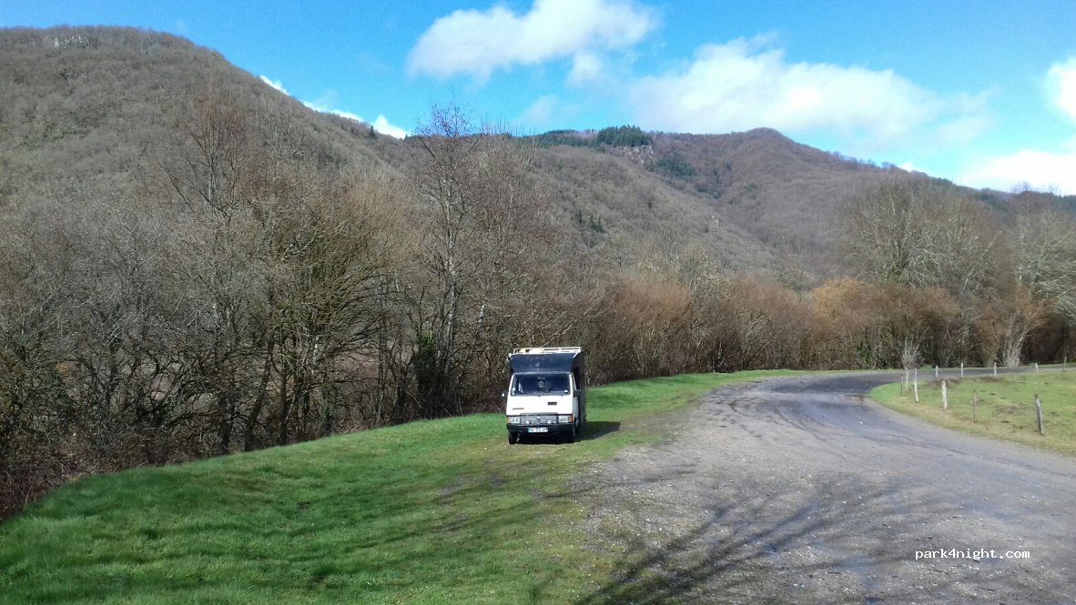 (15210) Madic - Unnamed Road — foto
