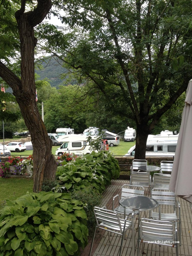 Camping Oto // Zona de autocaravanas y campers — foto 3