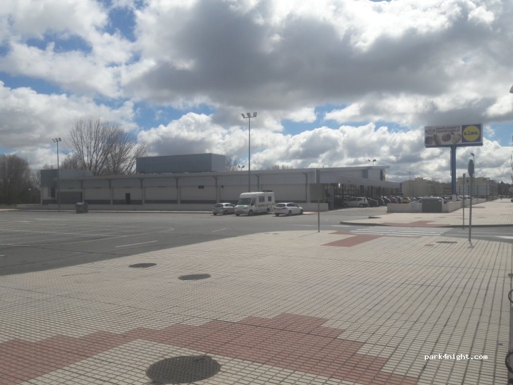 (37900) Santa Marta de Tormes - 55 Avenida de la Serna — foto 2