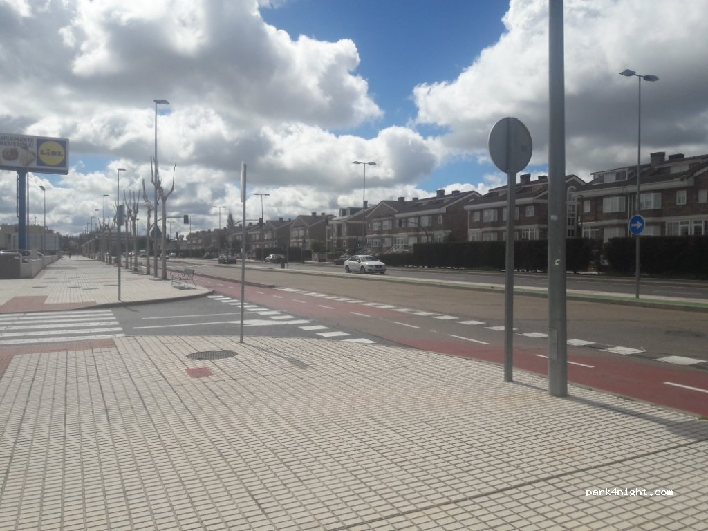 (37900) Santa Marta de Tormes - 55 Avenida de la Serna — foto 3