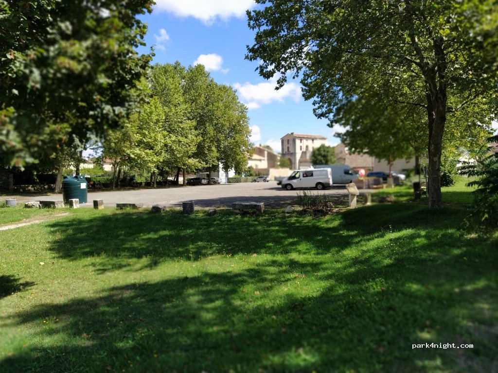 (16380) Marthon - Rue du Stade — foto