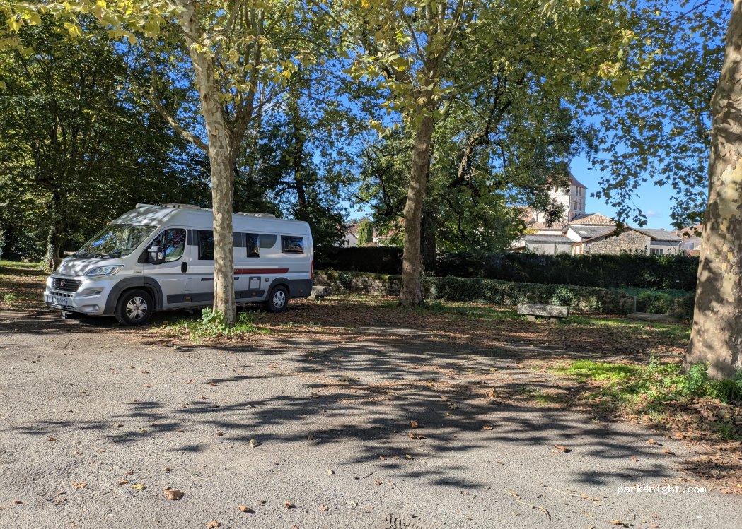 (16380) Marthon - Rue du Stade — foto 3