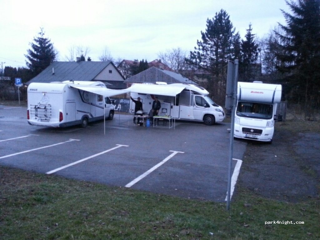 (32-410) Dobczyce - 3 Parkowa — foto