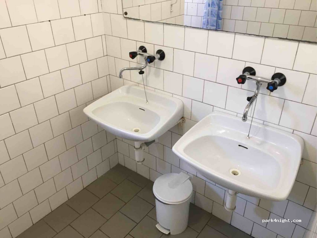 (171 00) Prague - Trojská 374 — foto 2