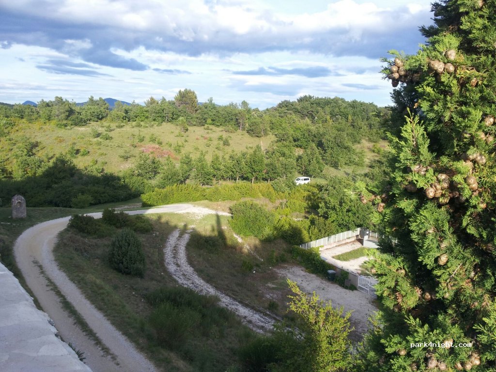 (26160) Rochefort-en-Valdaine - Le Vieux Cimetière — foto