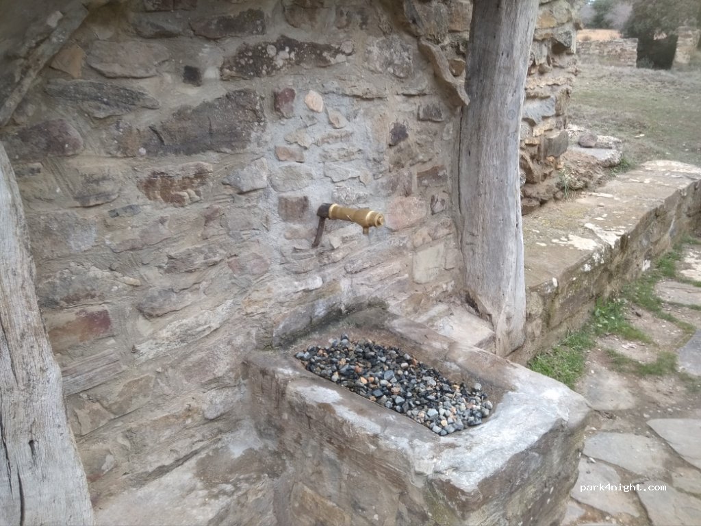(26587) Villarroya - Unnamed Road — foto 2