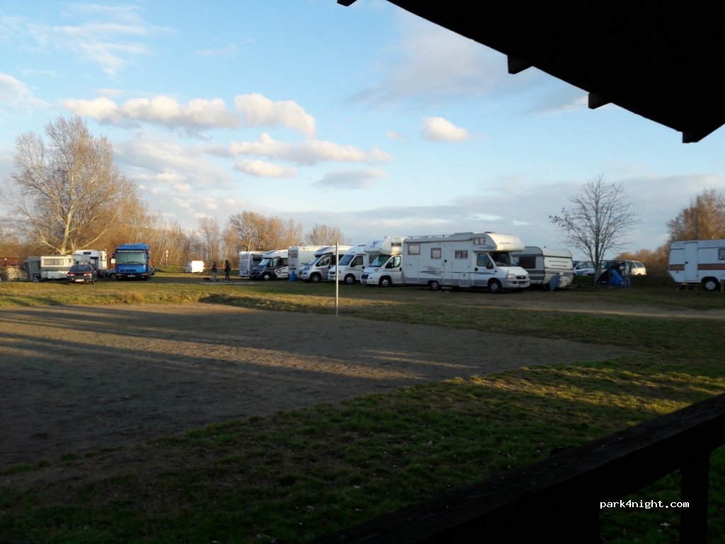 Tábořiště U Splavu - Cvrčovice — foto 2