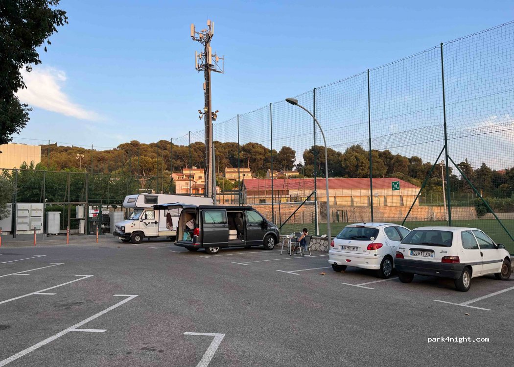 (83190) Ollioules - 137-201 Allée Marguerite — foto