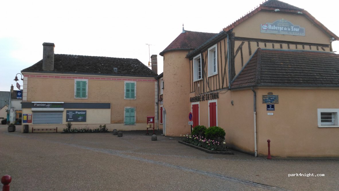 (72110) Beaufay - Place du Gén de Gaulle — foto 2