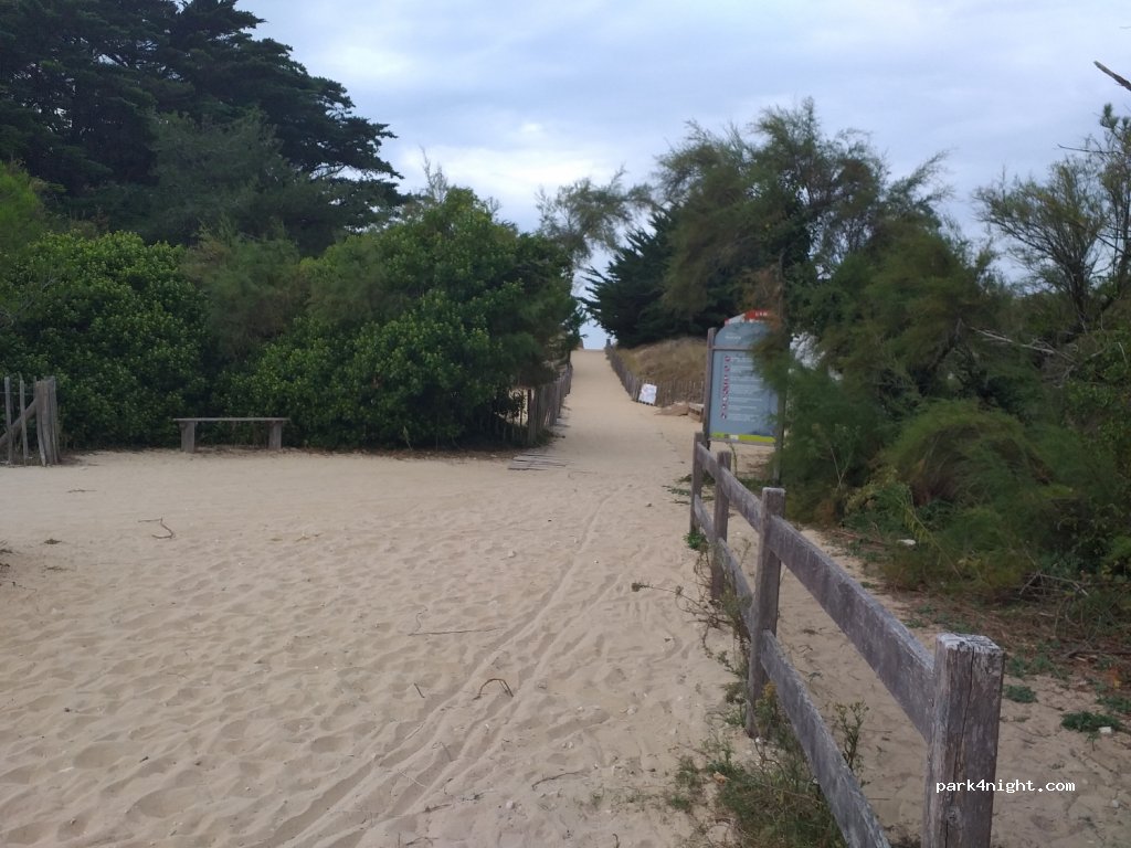 (17880) Les Portes-en-Ré - 9 Route du Petit Bec — foto 3