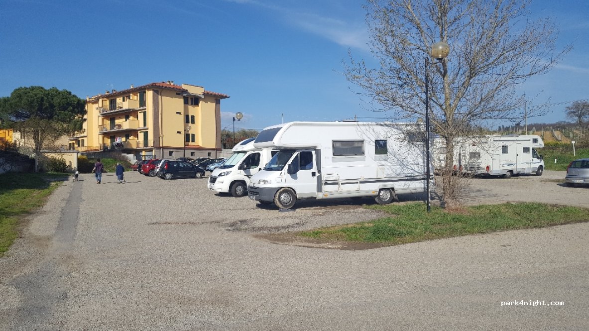 (50055) Quattro Strade - 17 Piazza Grazia Deledda — foto