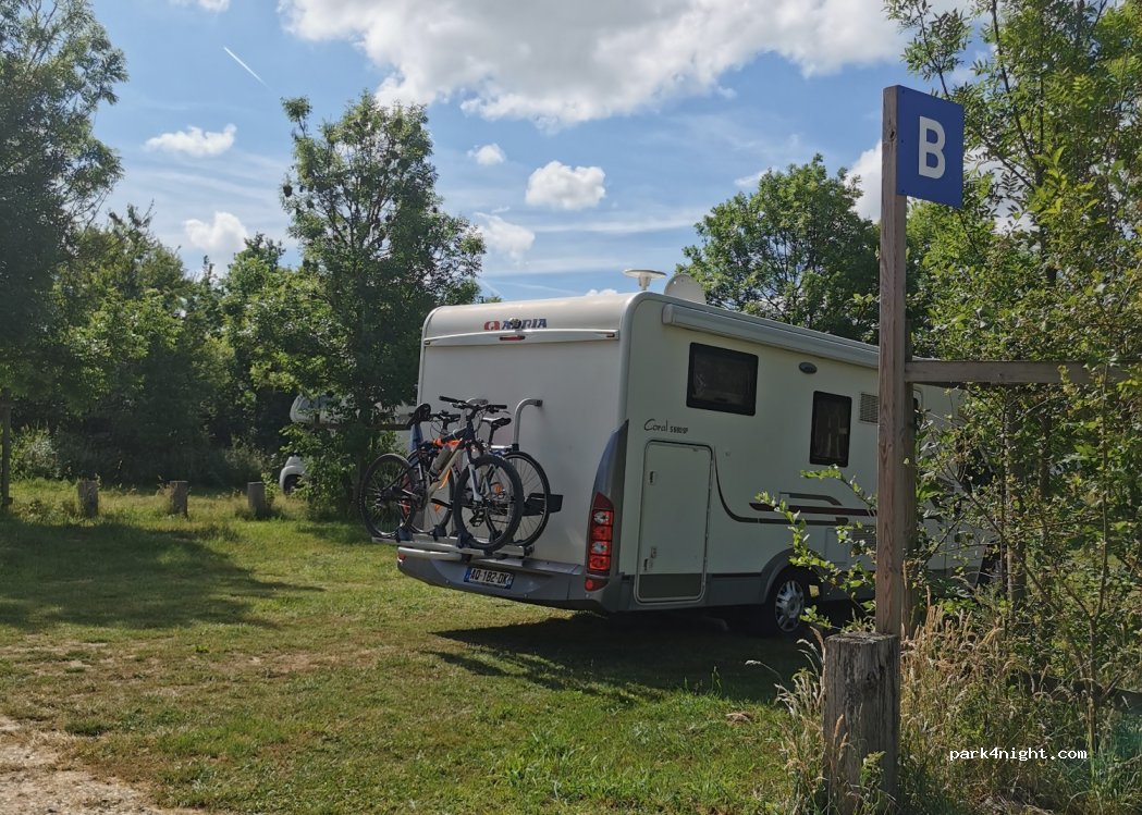 (01330) Villars-les-Dombes - Perrier Rond — foto 2