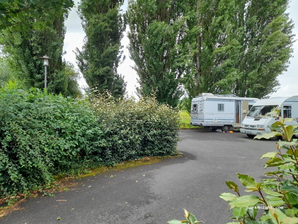 (86140) Lencloître - 1 Rue de la République — foto