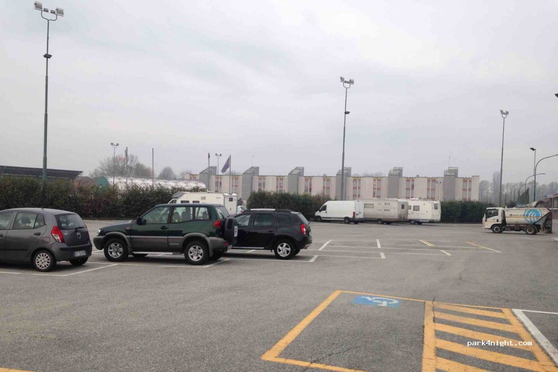 (12035) Racconigi - 2 Via Roda Marcellino — foto