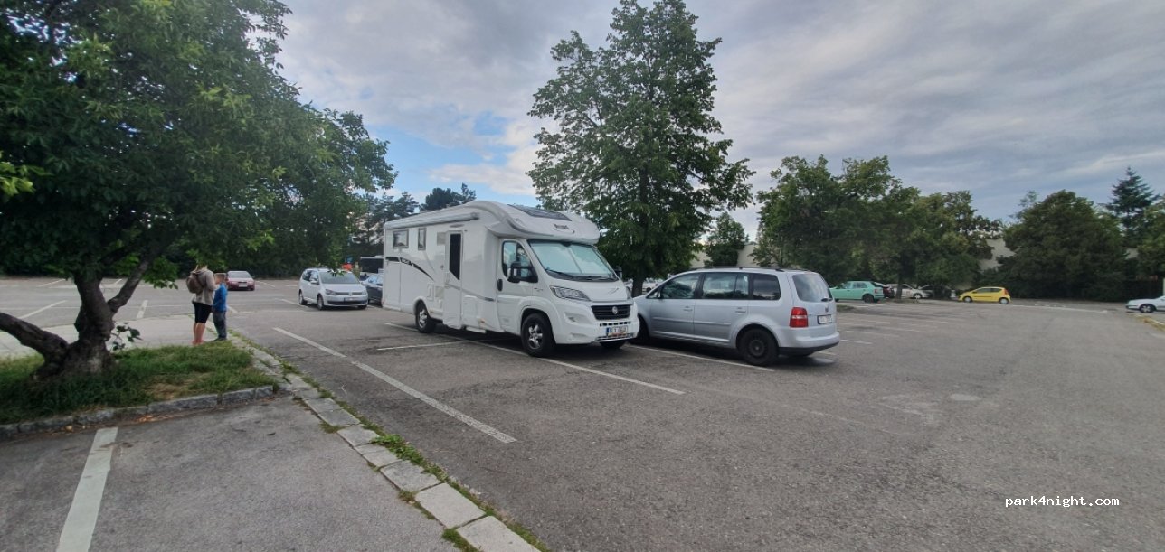 (544 01) Dvůr Králové nad Labem - Štefánikova — foto 2