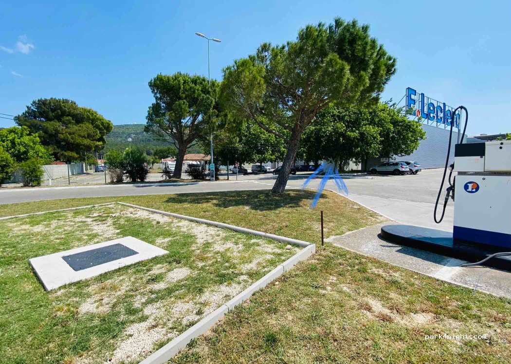 Aire camping-car E.Leclerc | Bollène — foto 3