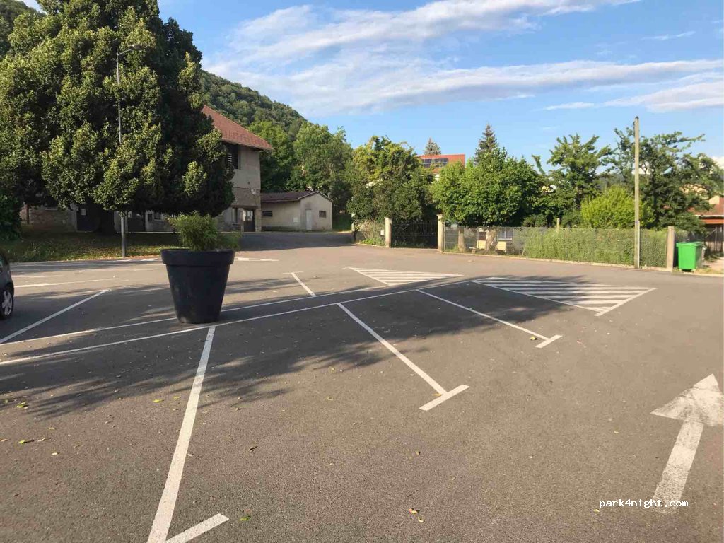 (38140) Apprieu - 50 Place Buissière — foto 3