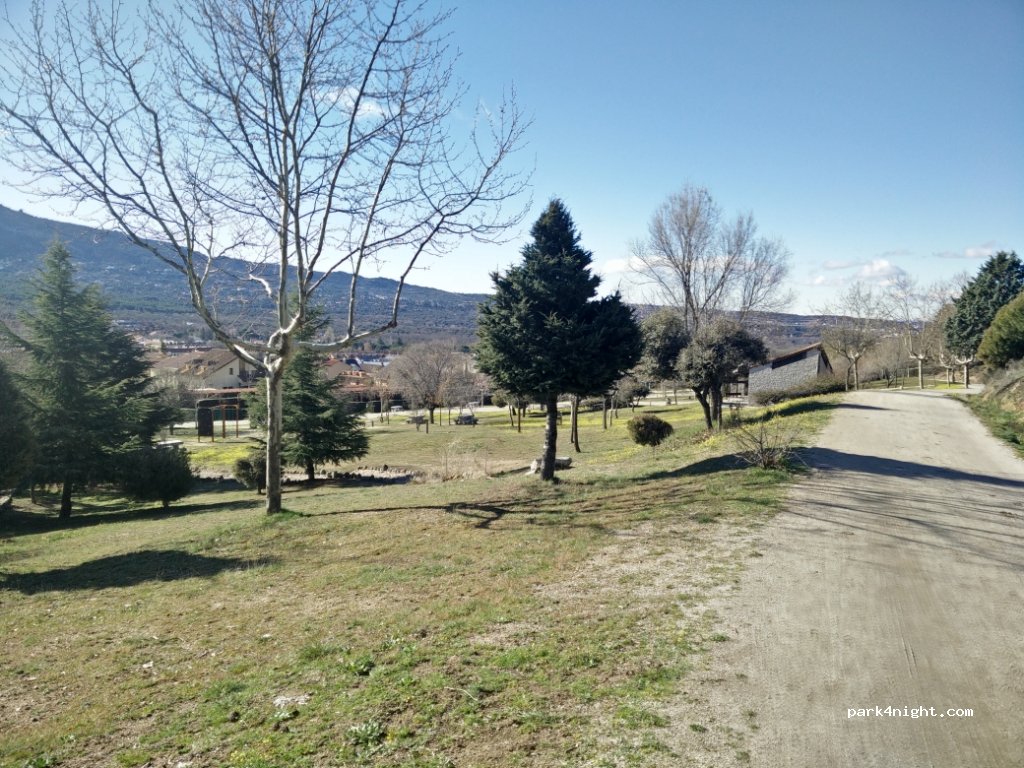 (28411) Moralzarzal - 3 Calle de la Tejera — foto 2