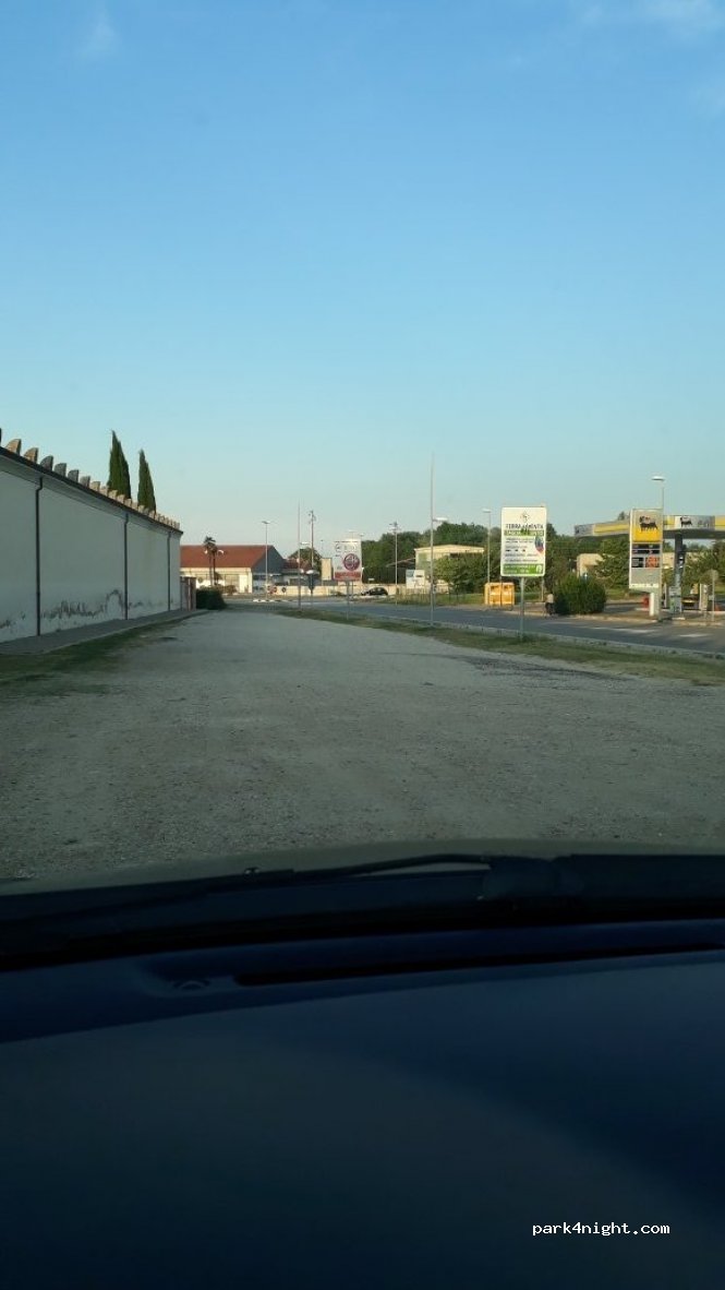 (33053) Latisana - 46 Via Isonzo — foto