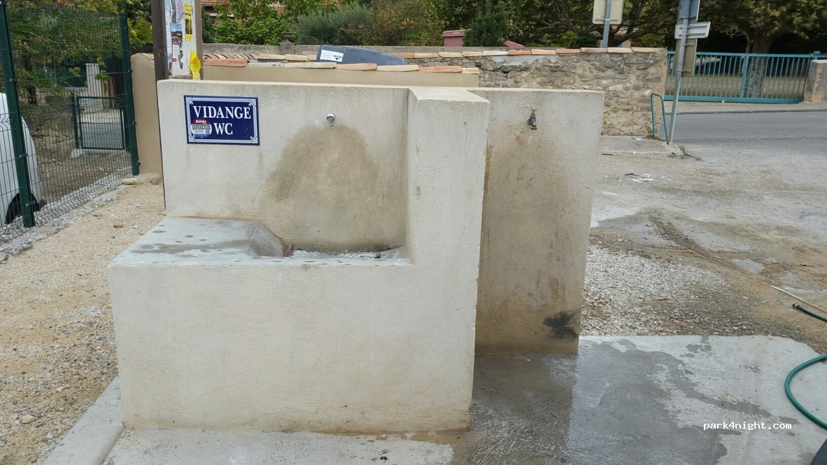 (84570) Malemort-du-Comtat - Avenue Docteur Tondut — foto 4