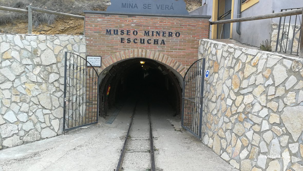 (44770) Escucha - 1C Calle Carretera — foto