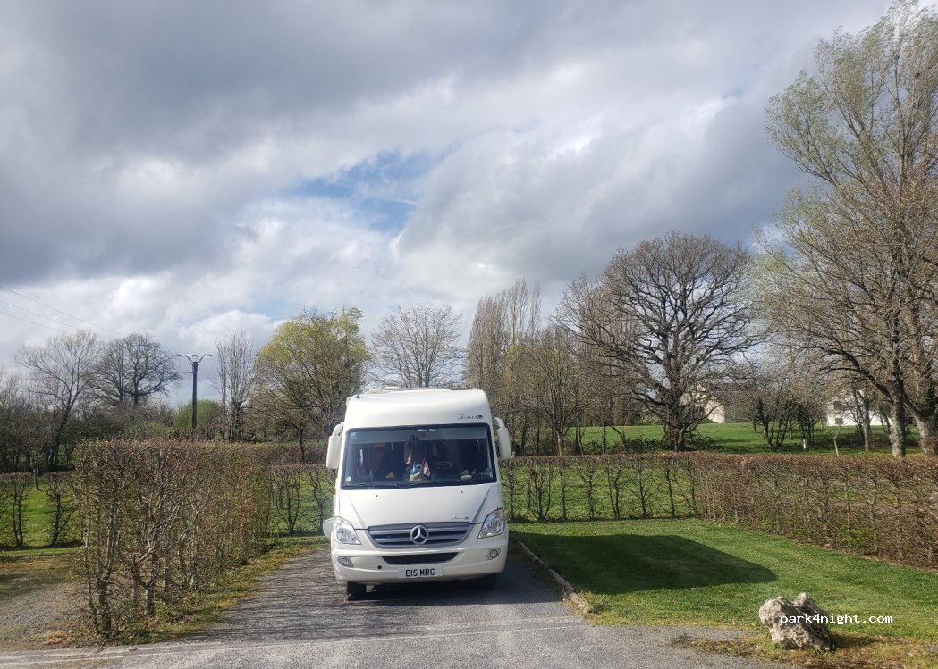(86390) Lathus-Saint-Rémy - 1-5 Route de Saint-Rémy — foto 3