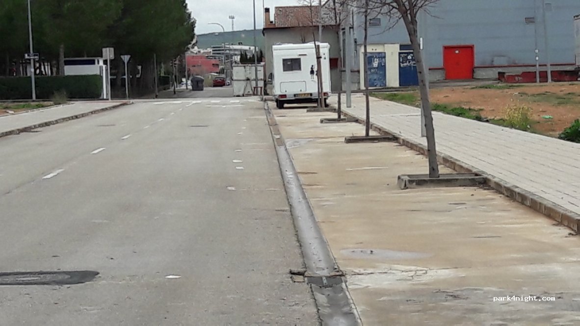 (13300) Valdepeñas - 388 Calle Viña Lola — foto 3