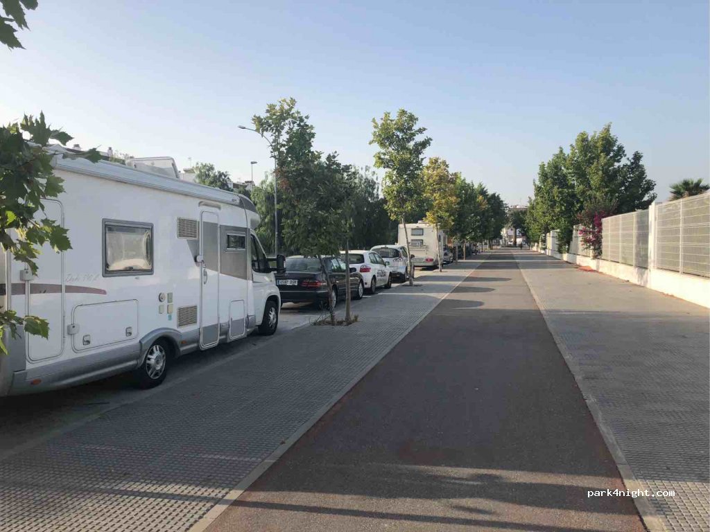(41720) Los Palacios y Villafranca - 111 Avenida de Sevilla — foto