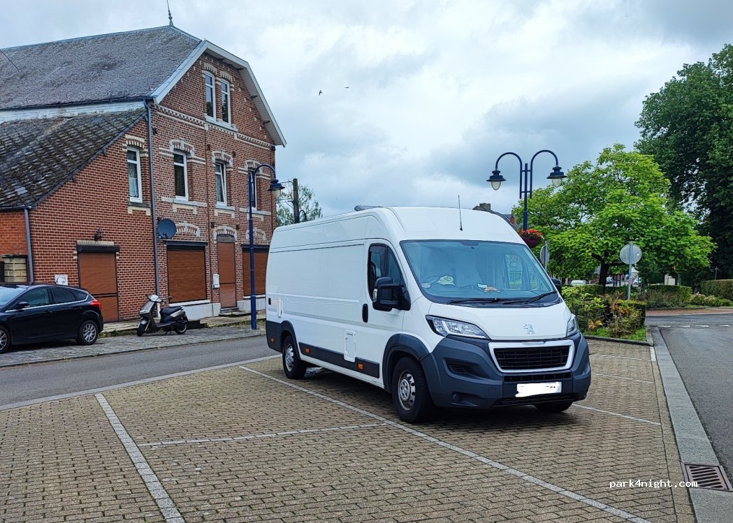 (6590) Momignies - 18755 Place de la Gare — foto 4