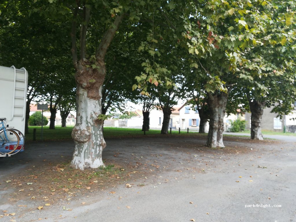 (65390) Andrest - 2 Place de la Liberté — foto 2